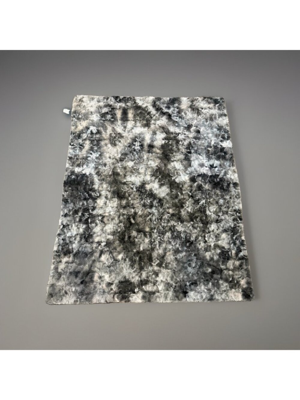 Faux Fur Throw Blanket-Luxurious and Beautiful 50 X 60 In